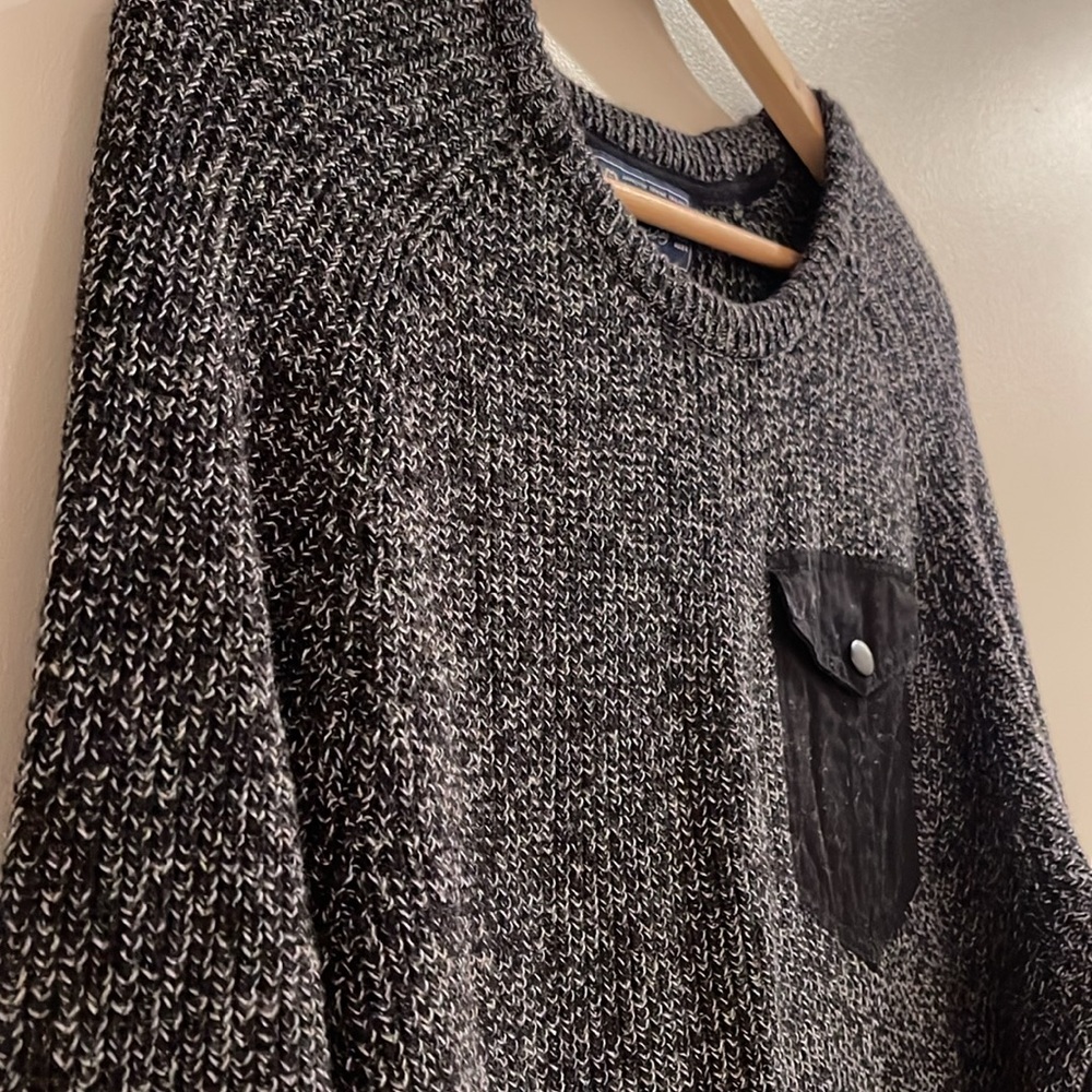 American Rag sweater - Picture 2 of 5